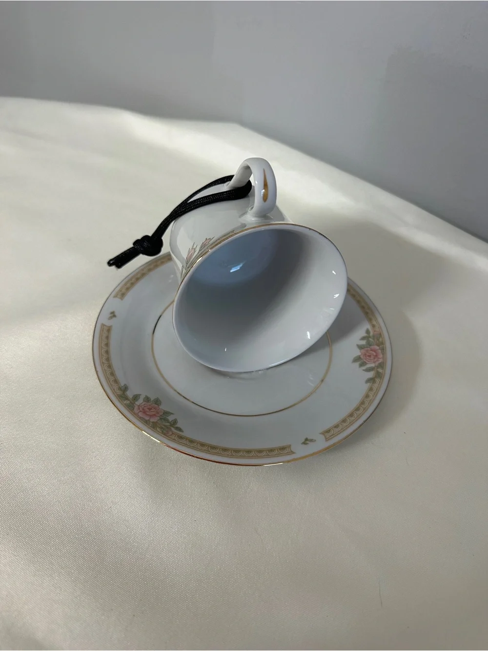 Hanging Bird Feeder Floral Gold Trim Teacup and Saucer - White with Pink Roses